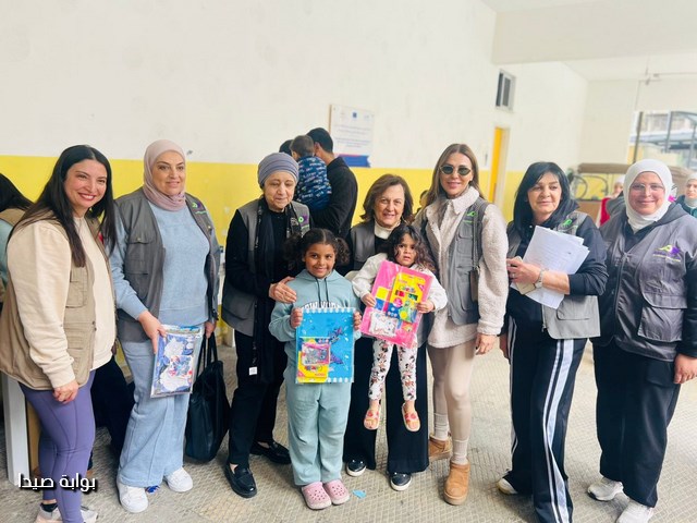 المواساة تدعم العائلات النازحة في مدرسة أنجليك صليبا… وتعيد للعيد معناه بين الأطفال (خبر + 9 صور)